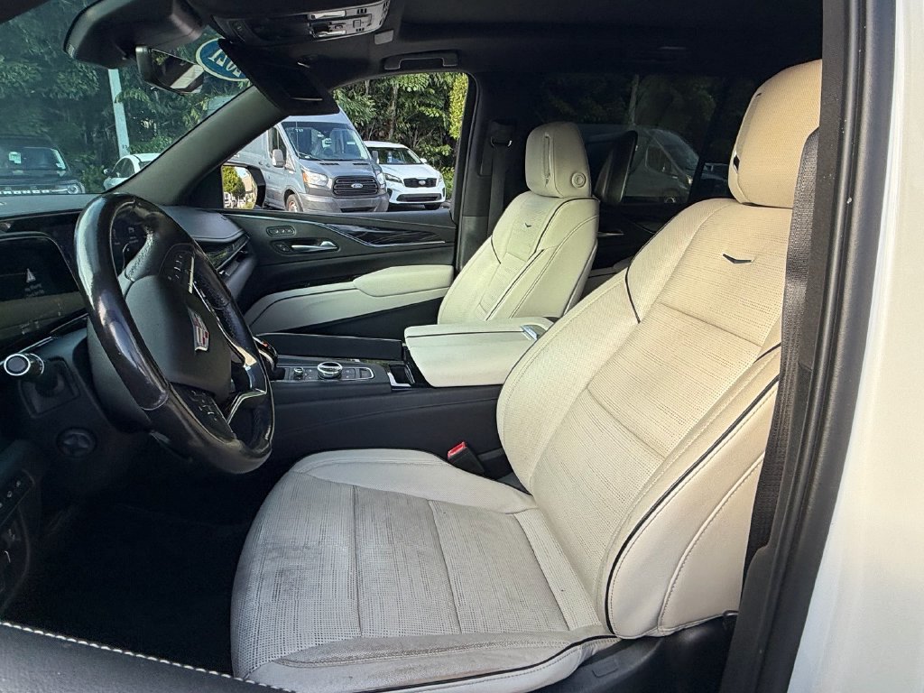 Used 2021 Cadillac Escalade ESV Sport w/ Driver Assist Tech Package AWD/4WD image 9