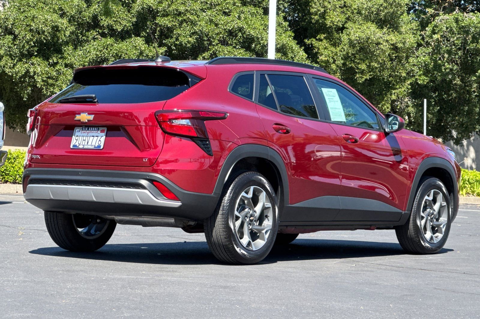 Used 2025 Chevrolet Trax LT w/ Driver Confidence Package image 3