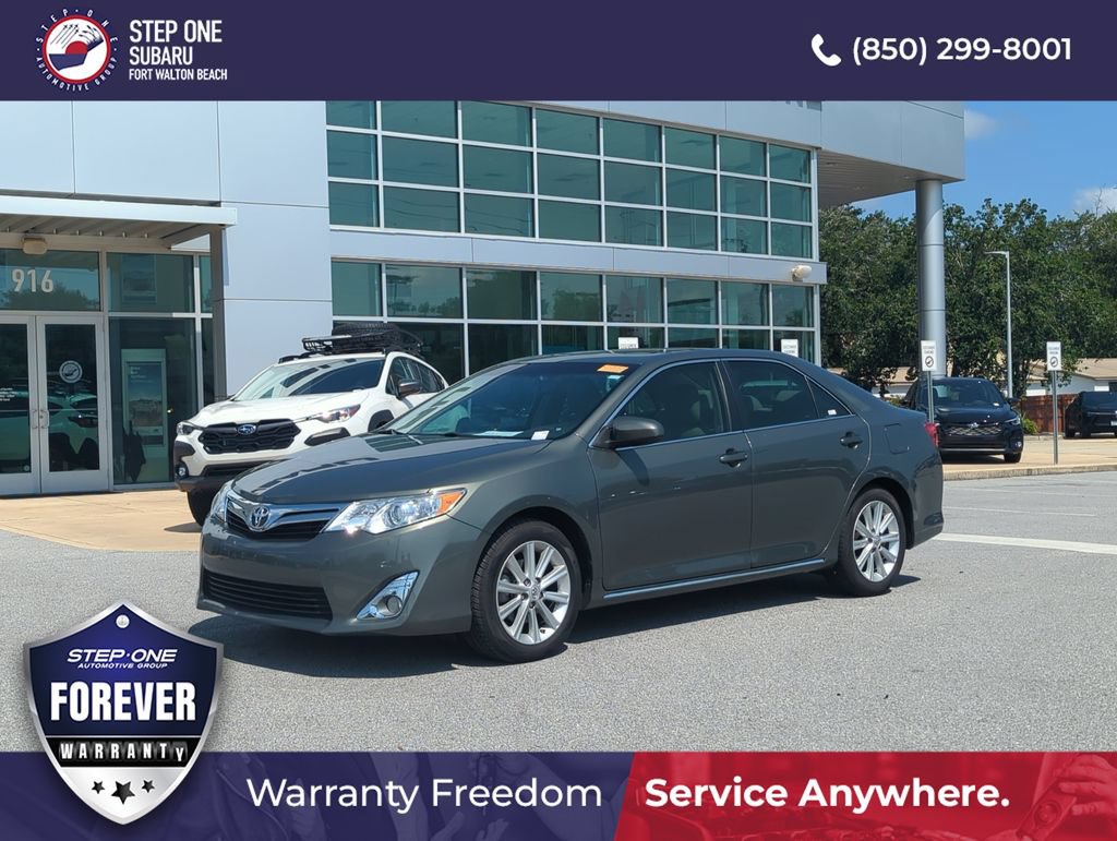 Used 2013 Toyota Camry XLE w/ Leather Pkg FWD image 2