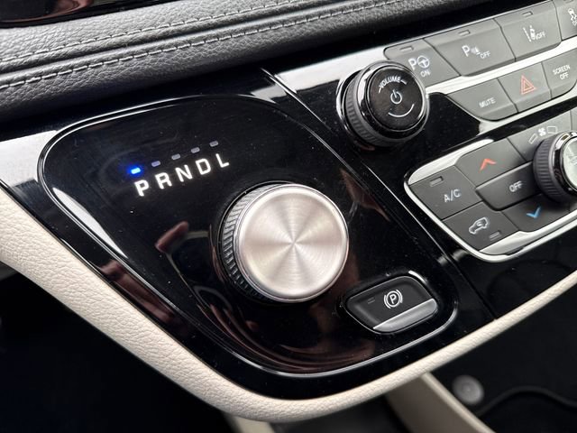 Used 2020 Chrysler Pacifica Limited w/ Advanced Safetytec Group image 32