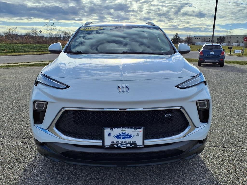 Used 2024 Buick Encore GX Sport Touring image 9