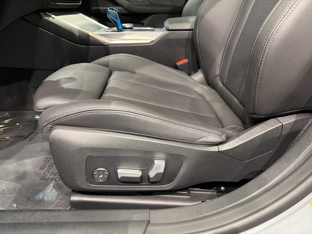 Used 2023 BMW i4 eDrive40 w/ Premium Package image 10
