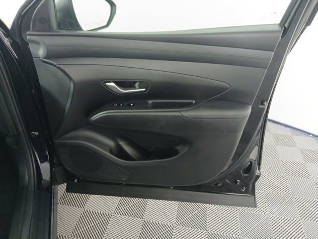 Used 2025 Hyundai Tucson SE image 21