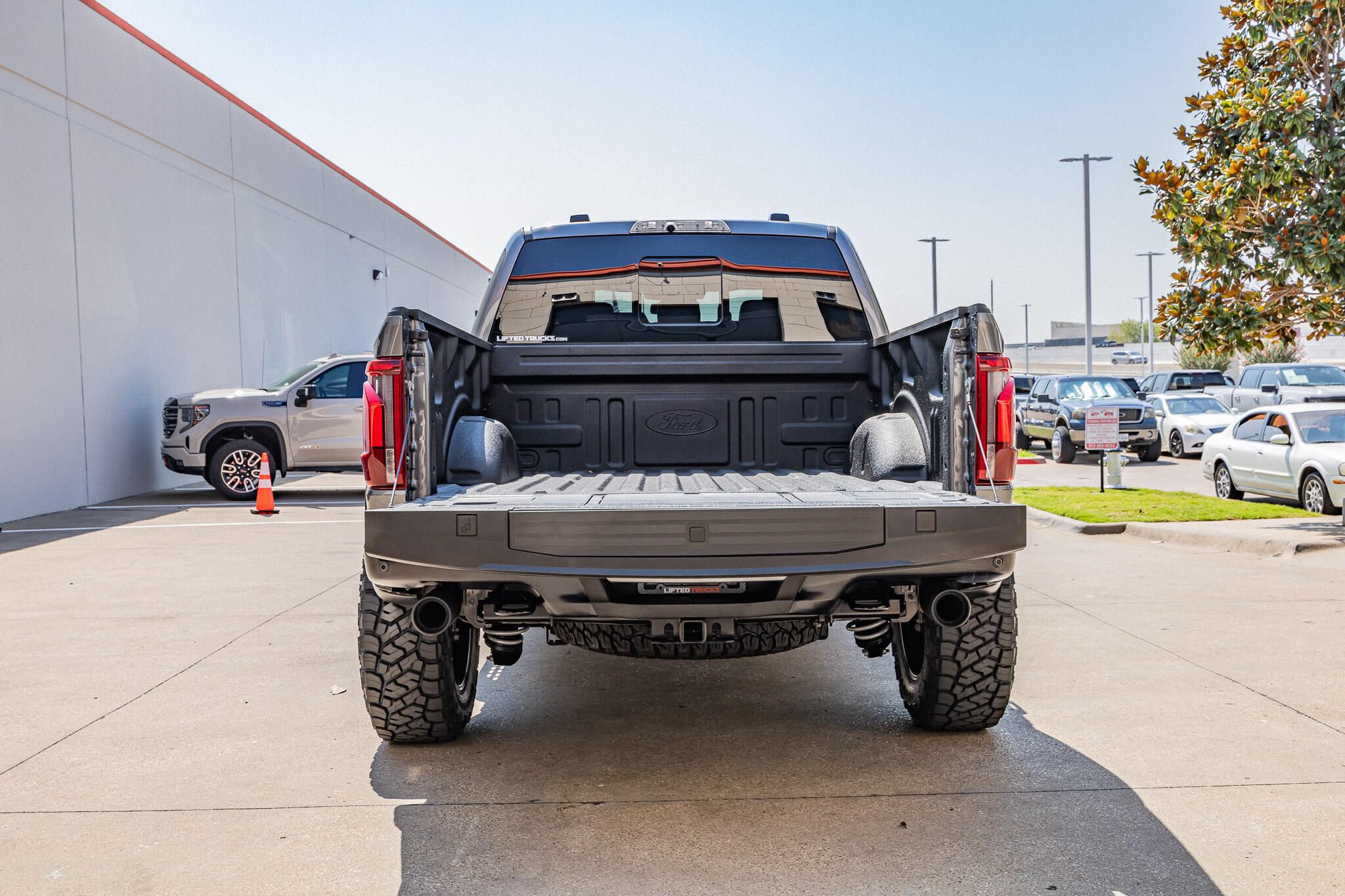 Used 2025 Ford F150 Raptor w/ Equipment Group 803A Raptor R AWD/4WD image 16