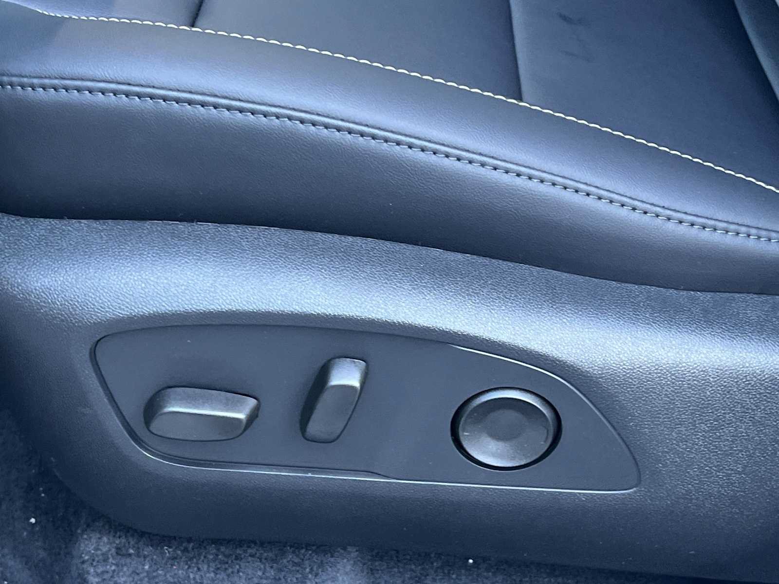 New 2026 GMC Acadia Elevation w/ Black Edition FWD image 18