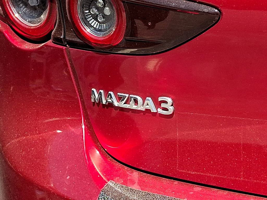 Used 2019 MAZDA MAZDA3 Hatchback w/ Premium Package FWD image 6