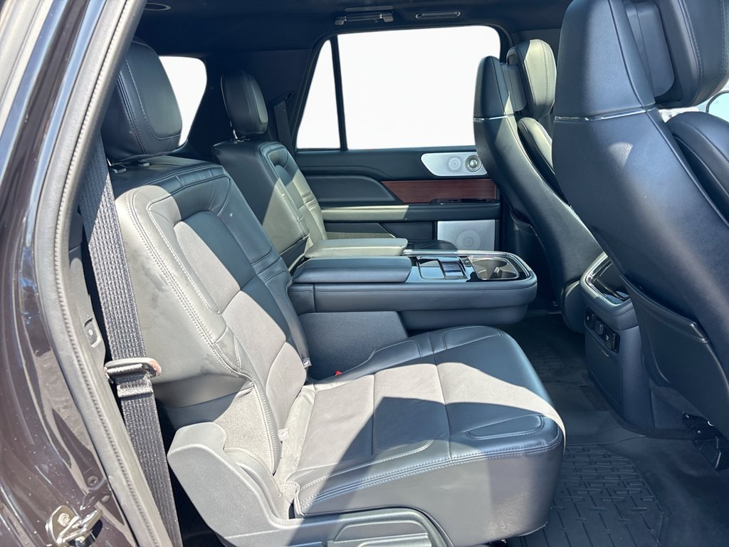 Used 2023 Lincoln Navigator L Reserve AWD/4WD image 16