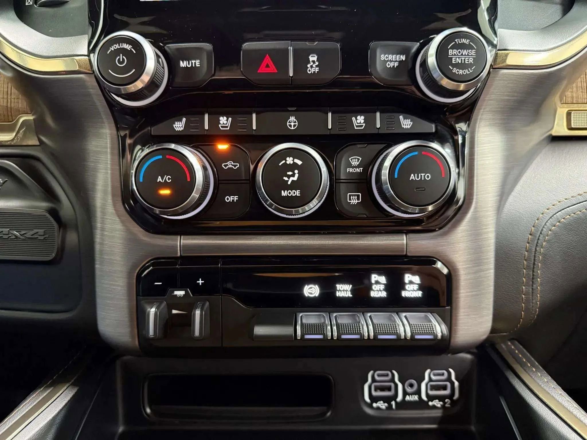 Used 2023 RAM 2500 Limited AWD/4WD image 22