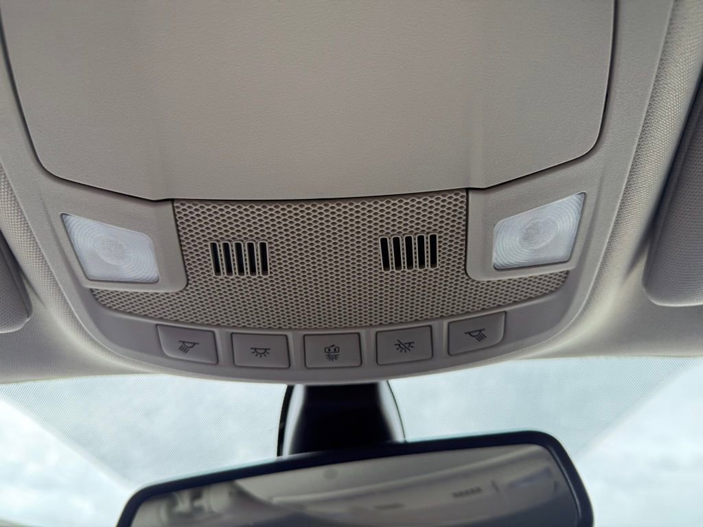 Used 2020 Ford Fusion SE FWD image 13