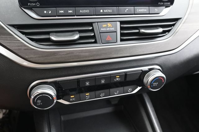 Used 2025 Nissan Altima 2.5 SV FWD image 23