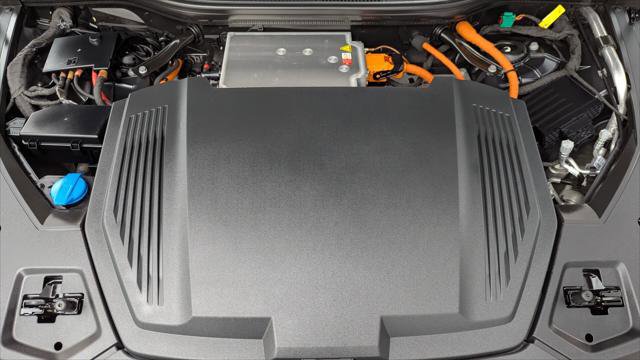 Used 2022 Audi e-tron Premium Plus w/ Premium Plus Package image 28
