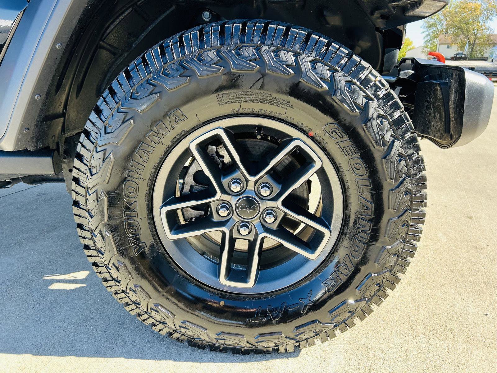 Used 2024 Jeep Gladiator Mojave w/ Technology Group image 39