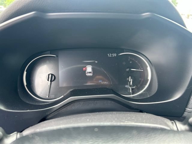 Used 2025 Toyota RAV4 LE FWD image 33