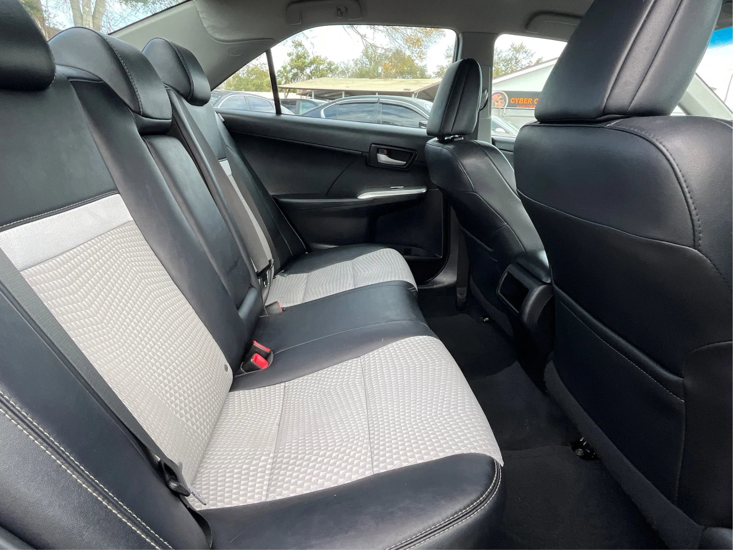 Used 2014 Toyota Camry SE image 22