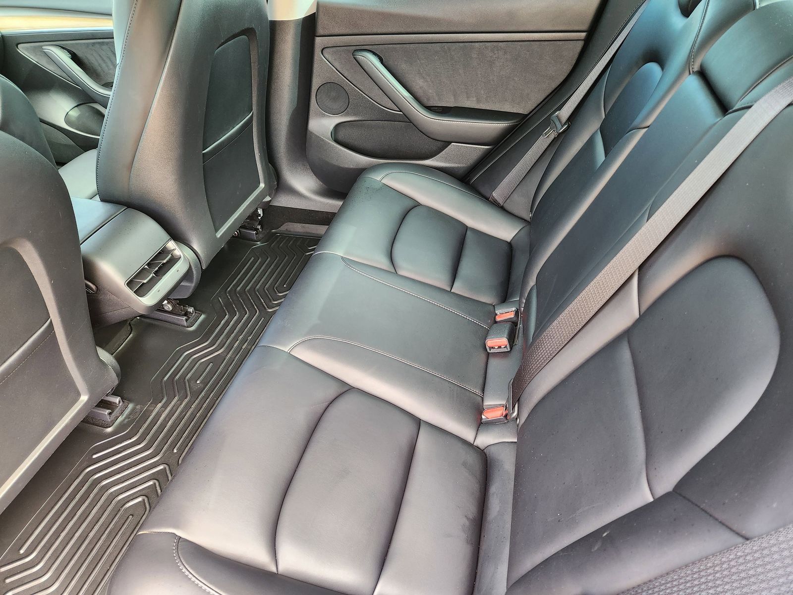 Used 2022 Tesla Model 3 Long Range image 32