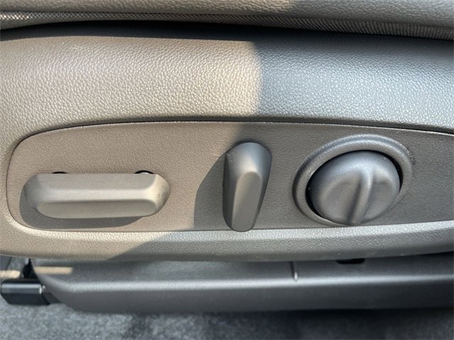 New 2025 Chevrolet Trax RS w/ Sunroof Package image 12