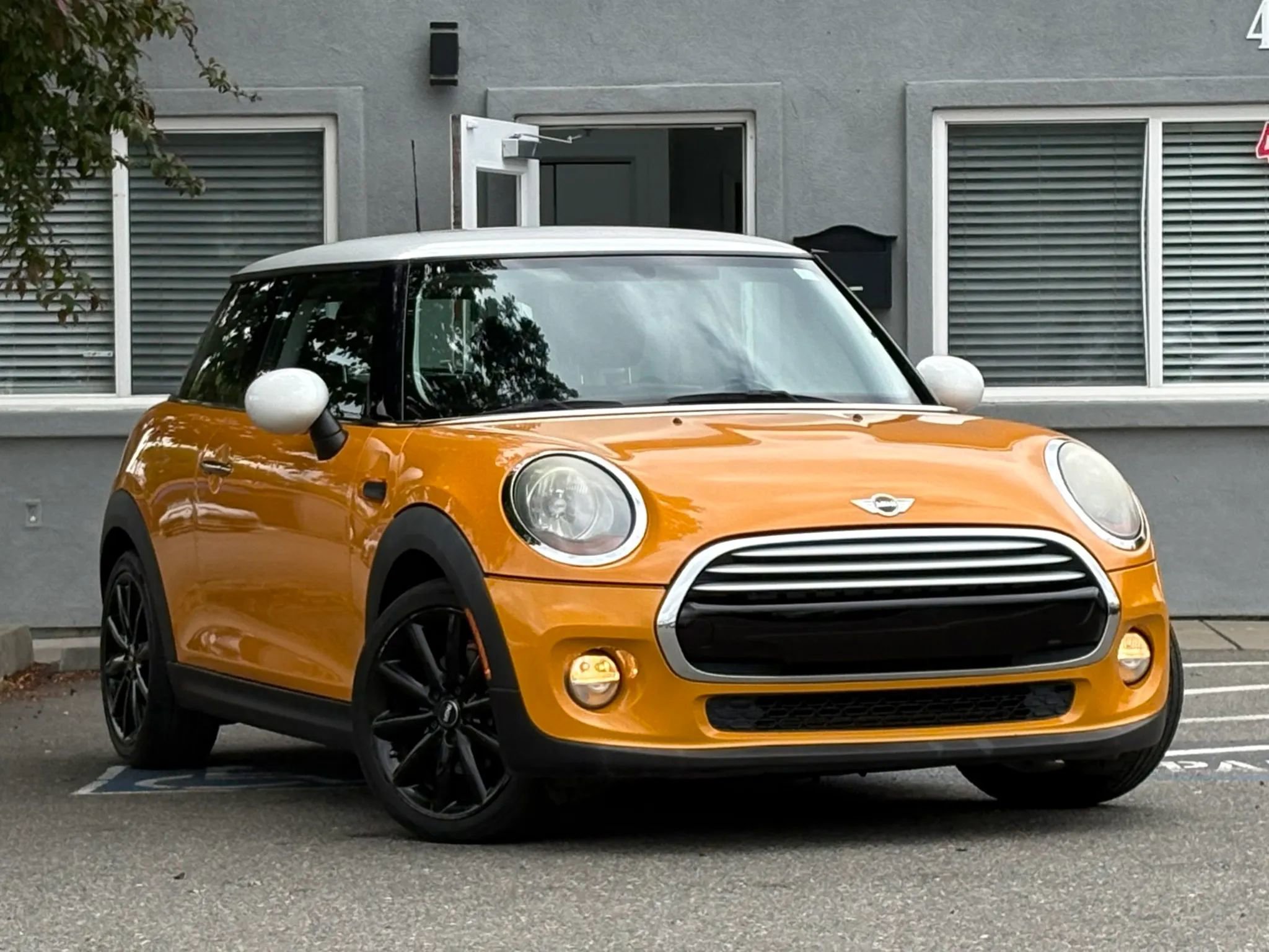 Used 2014 MINI Cooper 2-Door Hardtop FWD image 3