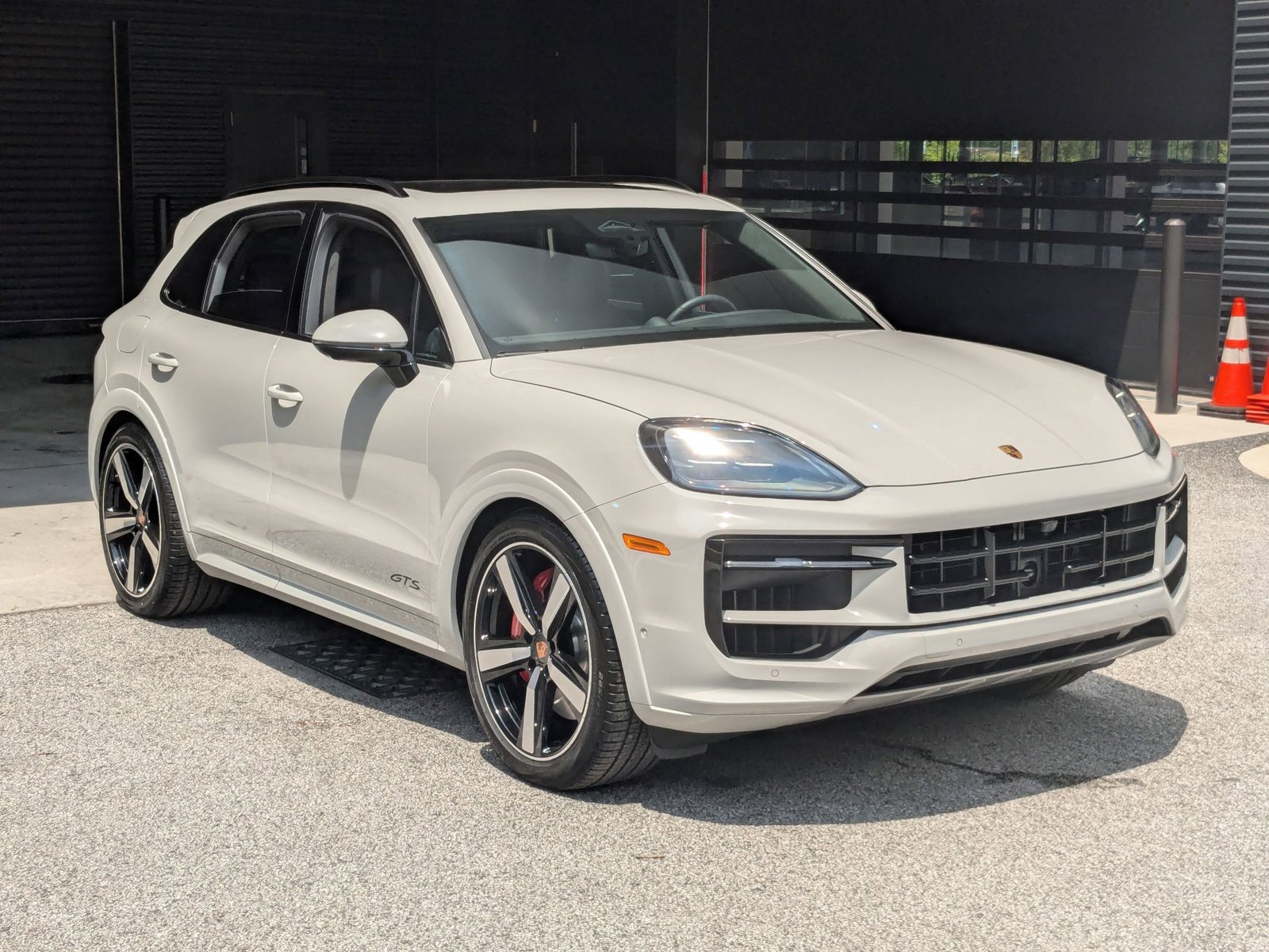 New 2026 Porsche Cayenne GTS AWD/4WD image 7