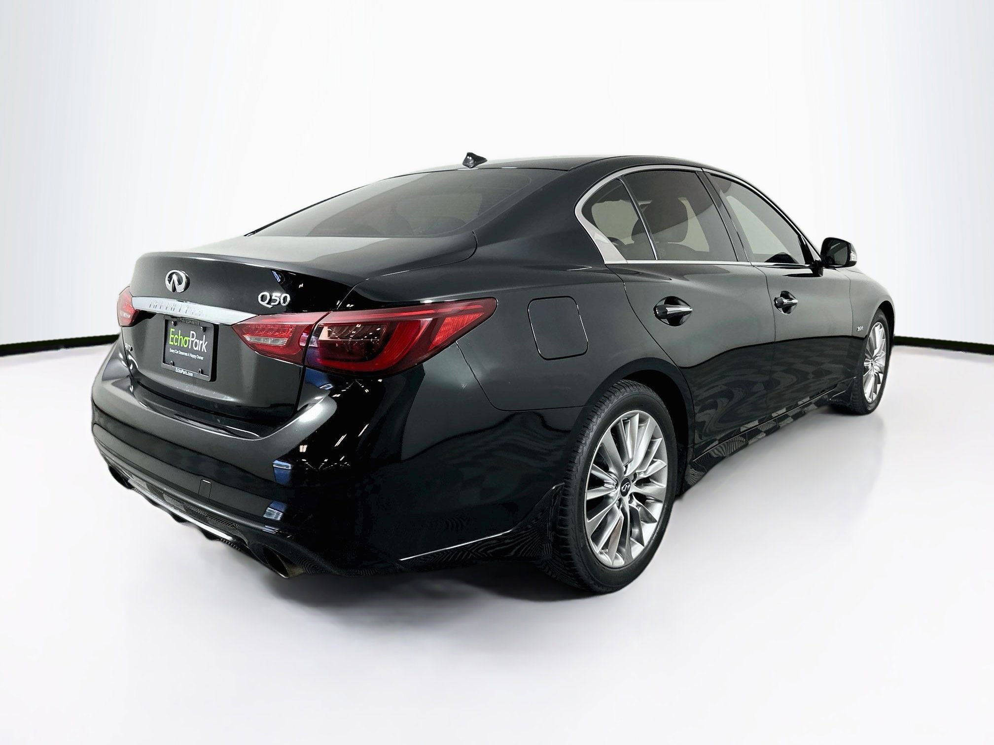 Used 2018 INFINITI Q50 Luxe w/ Essential Package (3.0T Luxe) AWD/4WD image 9