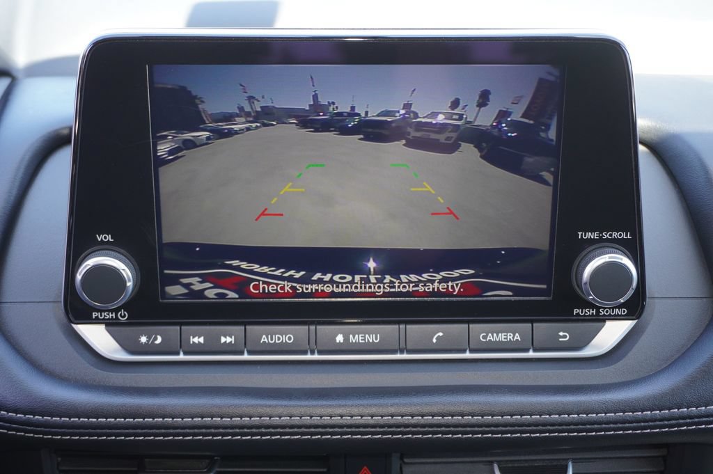 Used 2024 Nissan Rogue SV FWD image 17