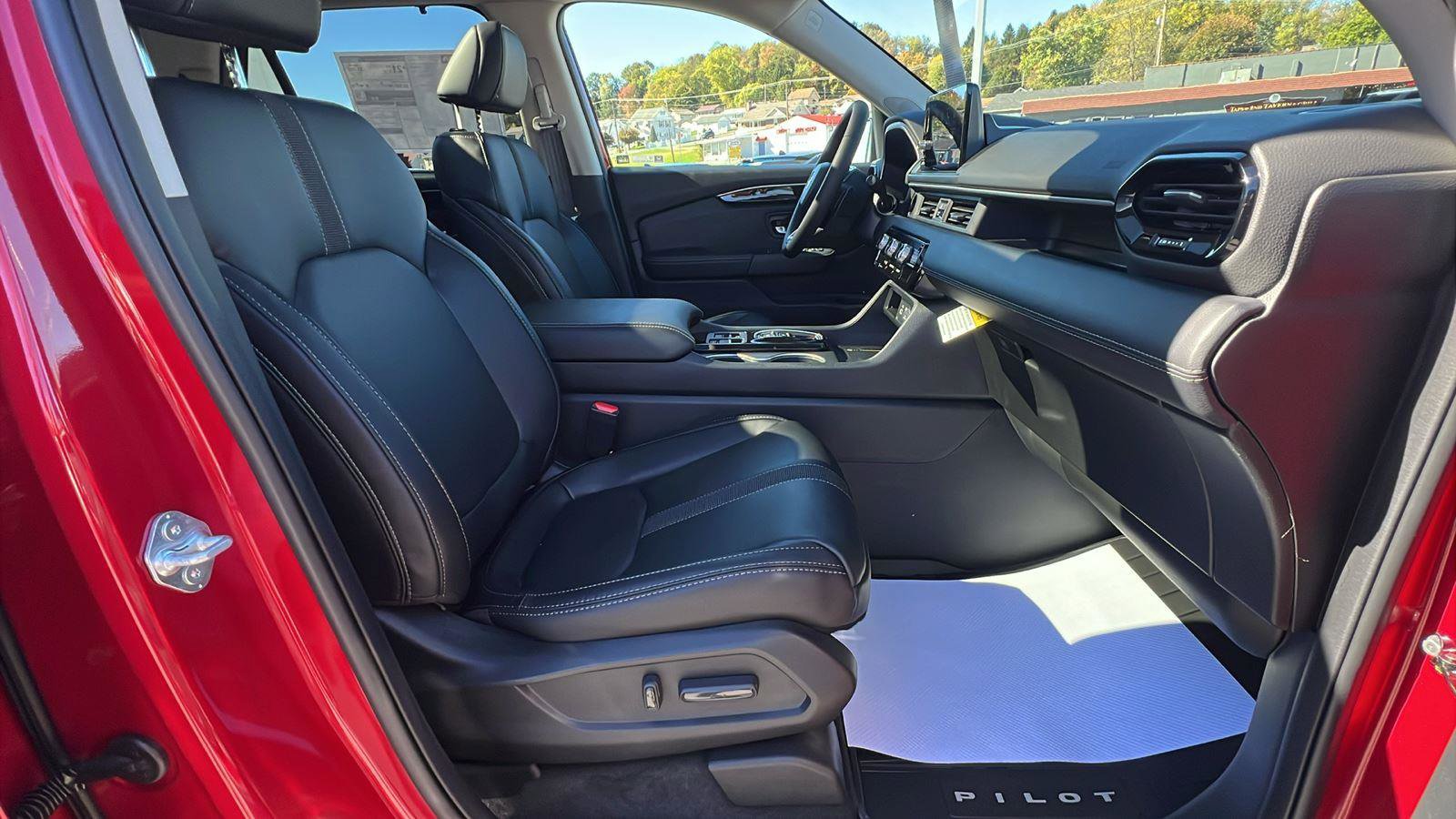 New 2025 Honda Pilot Touring image 13