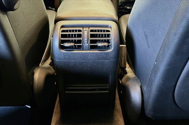 Used 2006 Mercedes-Benz C 350 Sedan image 22
