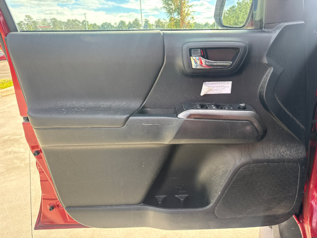 Used 2016 Toyota Tacoma TRD Off-Road w/ Towing Package AWD/4WD image 13