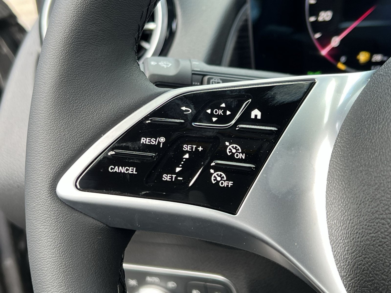 New 2026 Mercedes-Benz GLB 250 4MATIC image 36