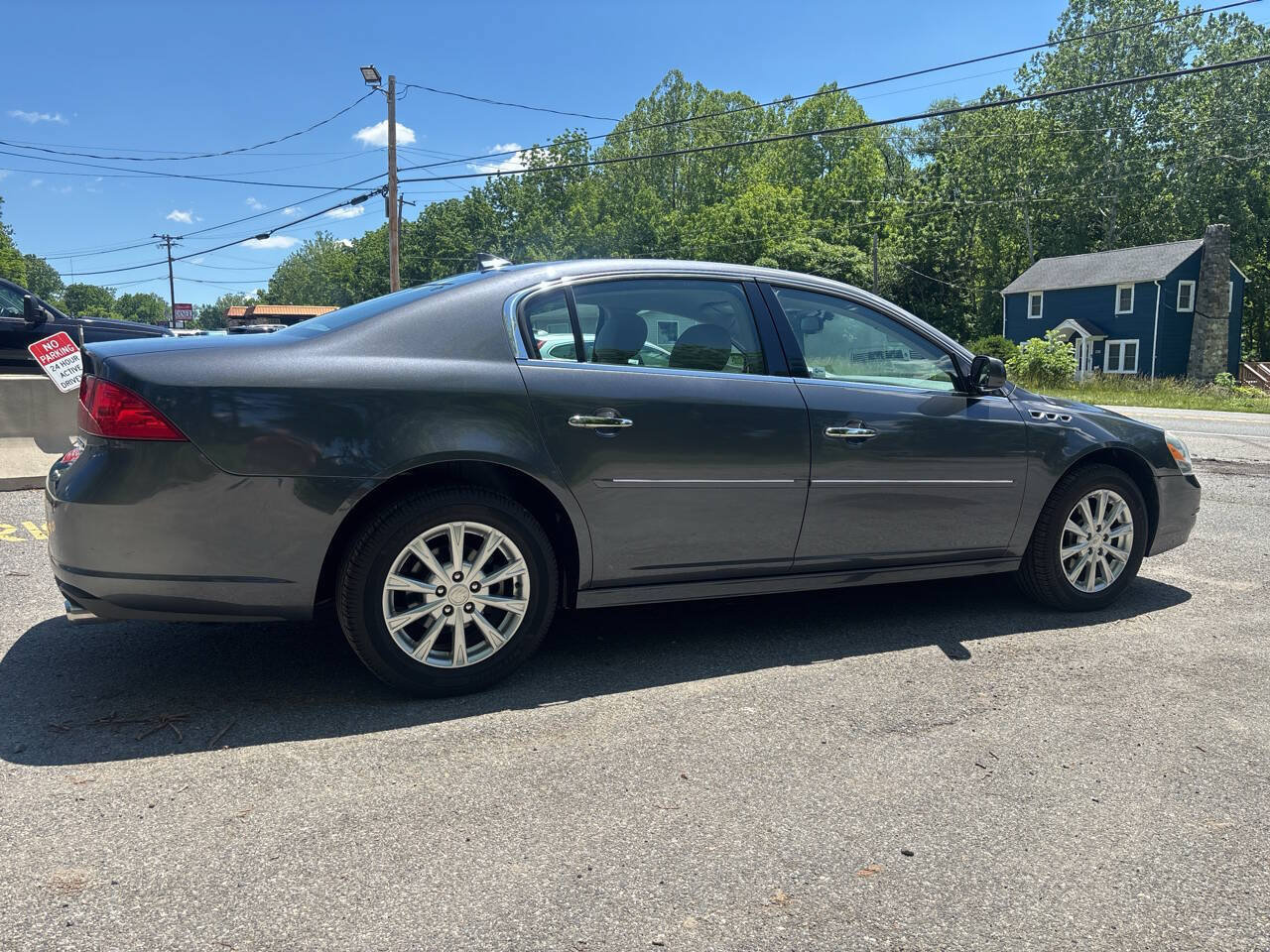Used 2011 Buick Lucerne CXL w/ Driver Confidence Package FWD image 11