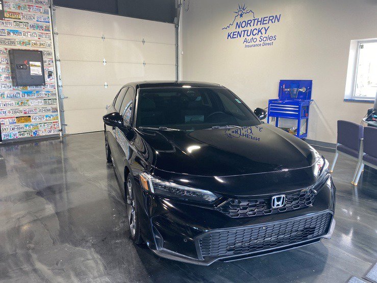 Used 2025 Honda Civic Sport Touring image 1