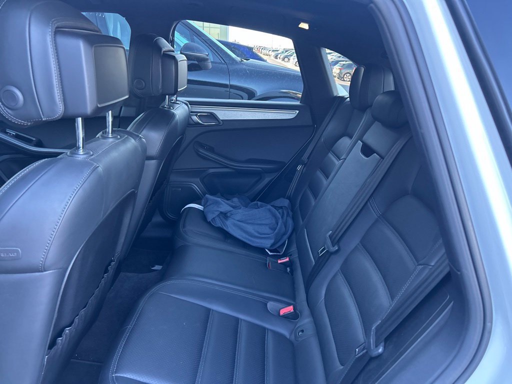 Used 2020 Porsche Macan Turbo AWD/4WD image 11