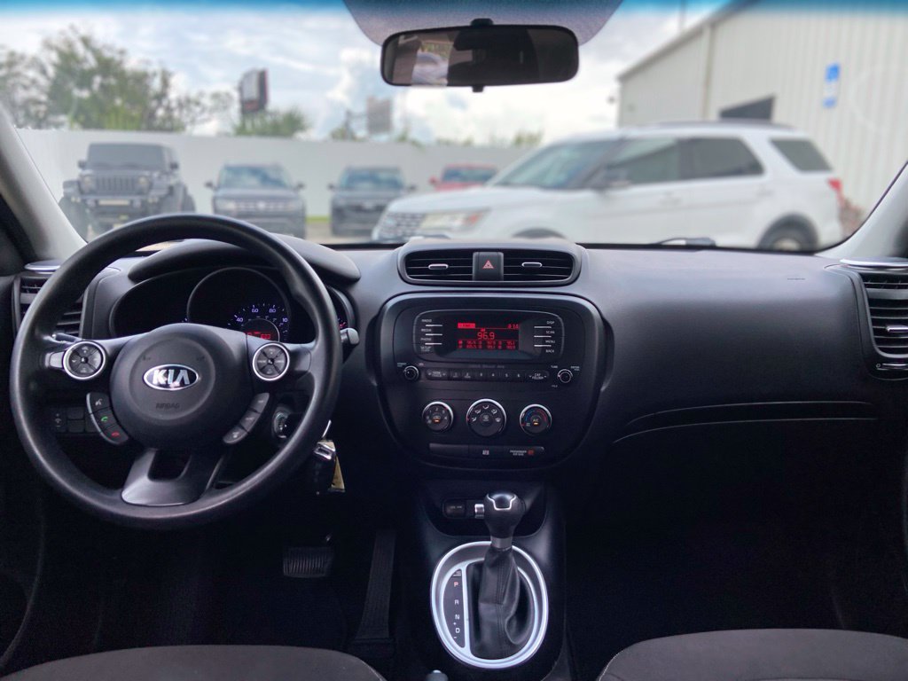 Used 2015 Kia Soul FWD image 29