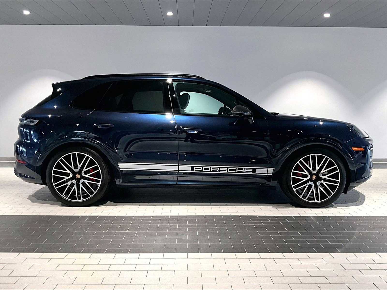 Used 2025 Porsche Cayenne GTS image 11