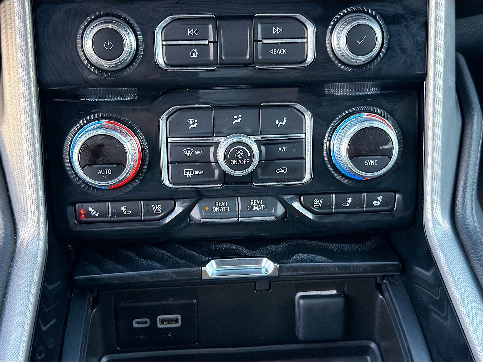 Used 2023 GMC Yukon Denali image 36