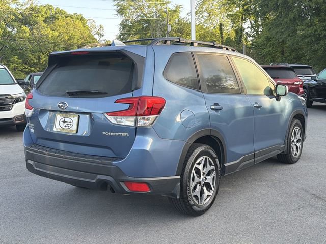 Used 2022 Subaru Forester Premium AWD/4WD image 3