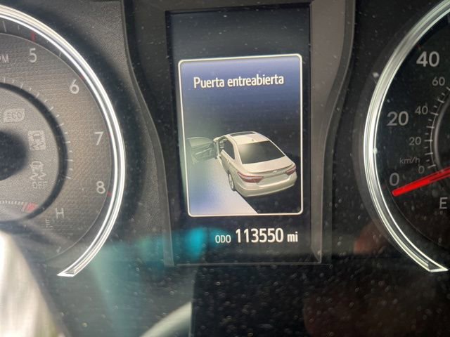 Used 2015 Toyota Camry SE FWD image 2