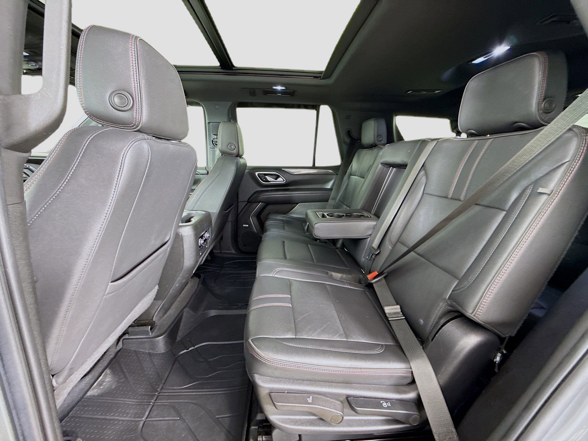 Used 2022 Chevrolet Tahoe RST w/ Luxury Package AWD/4WD image 26
