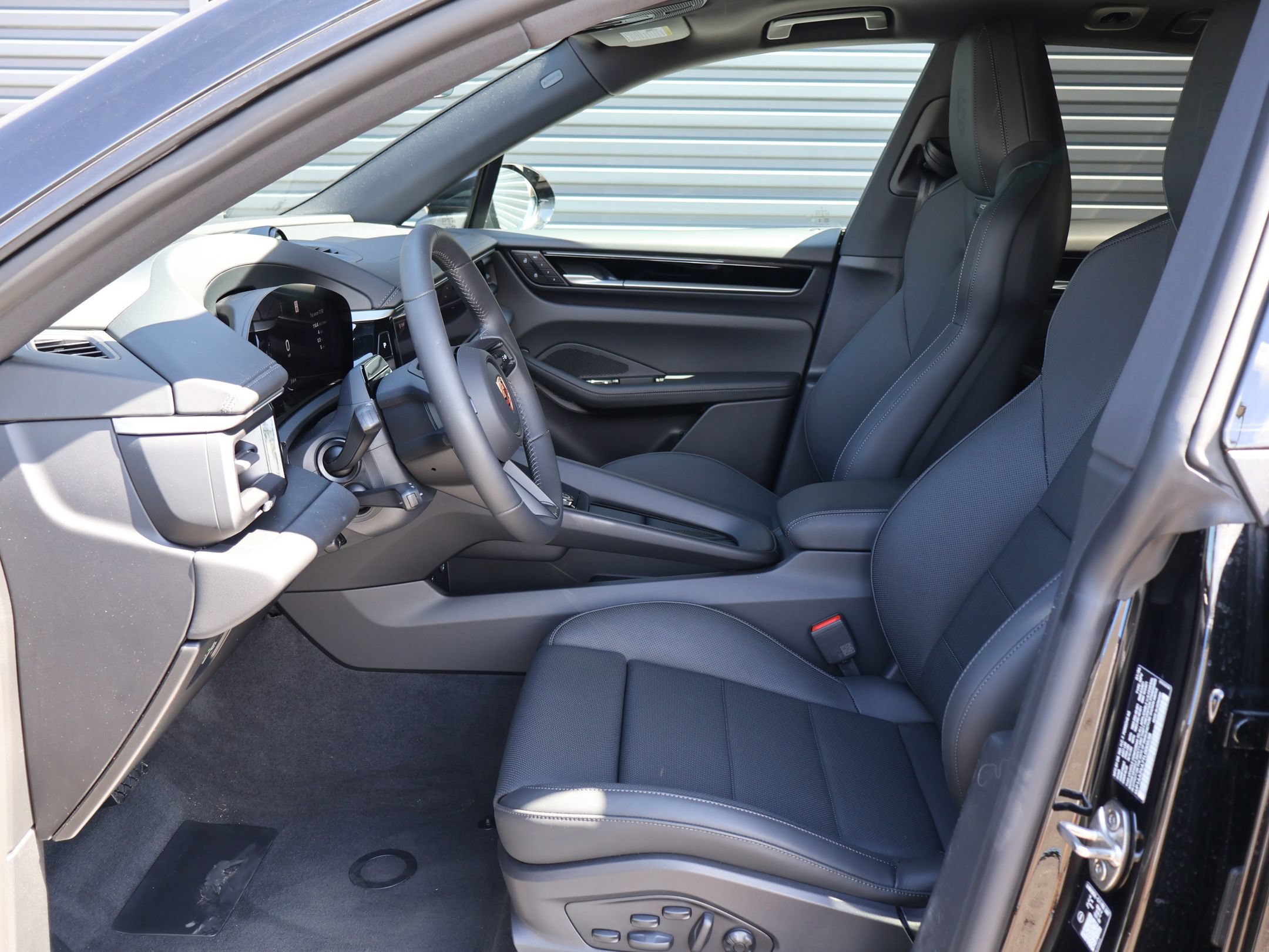 New 2026 Porsche Macan 4 Electric AWD/4WD image 5