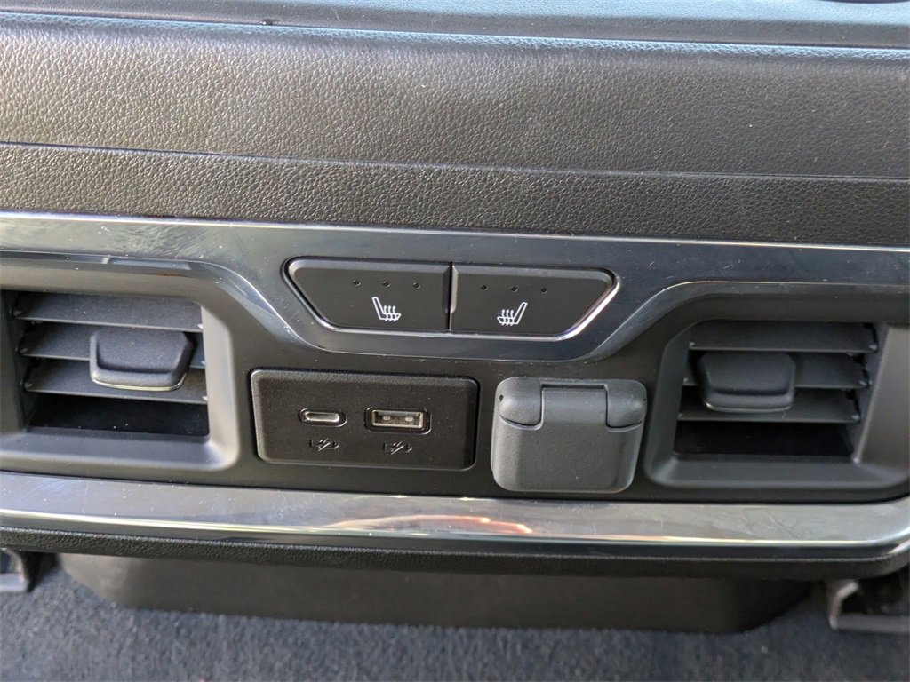 Used 2023 GMC Sierra 3500 Denali image 14