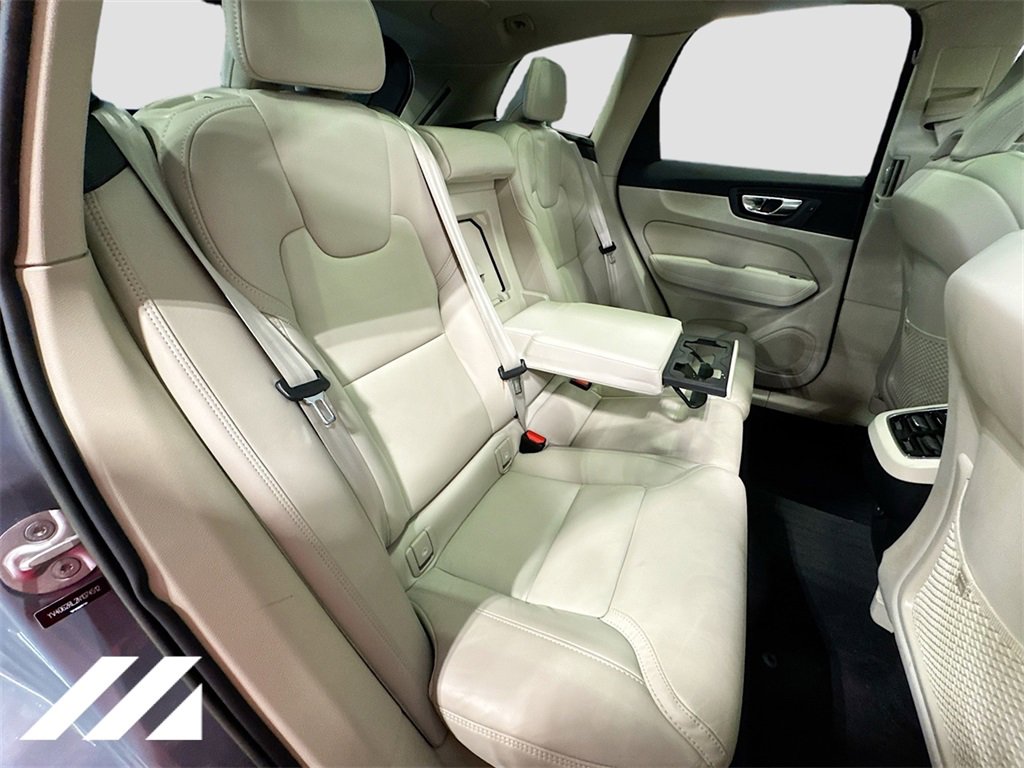 Used 2022 Volvo XC60 B6 Inscription w/ Advanced Package image 31