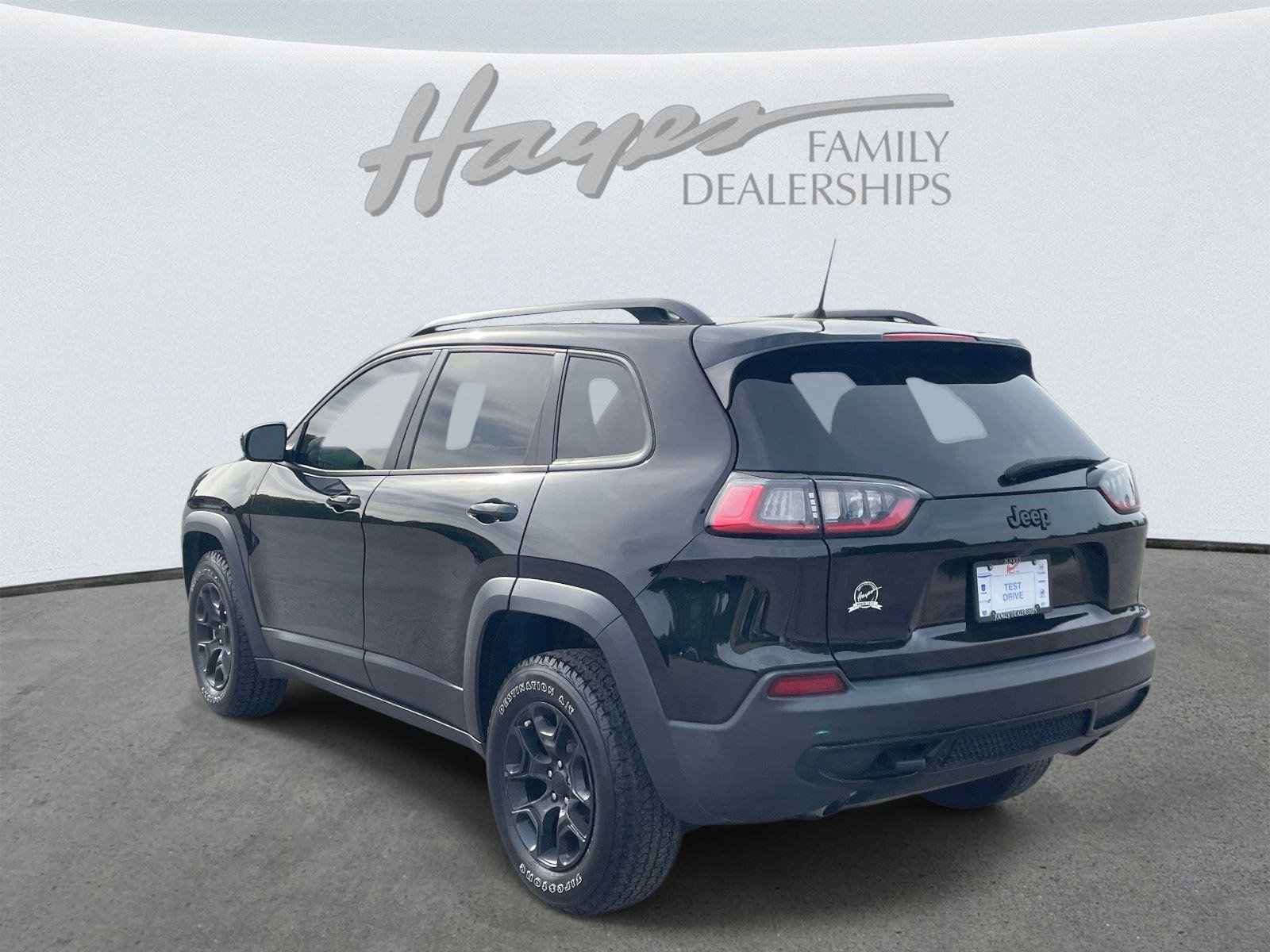 Used 2022 Jeep Cherokee Latitude AWD/4WD image 5