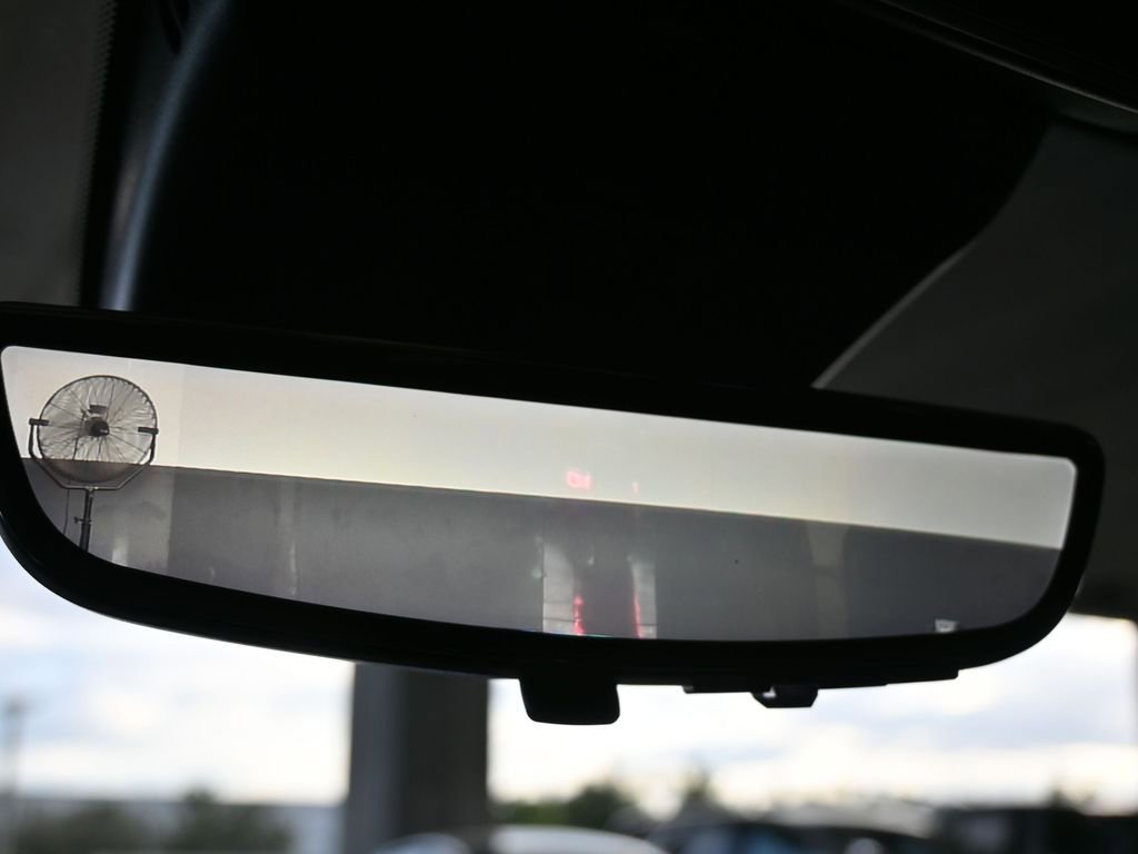 Used 2024 Chevrolet Traverse RS image 25