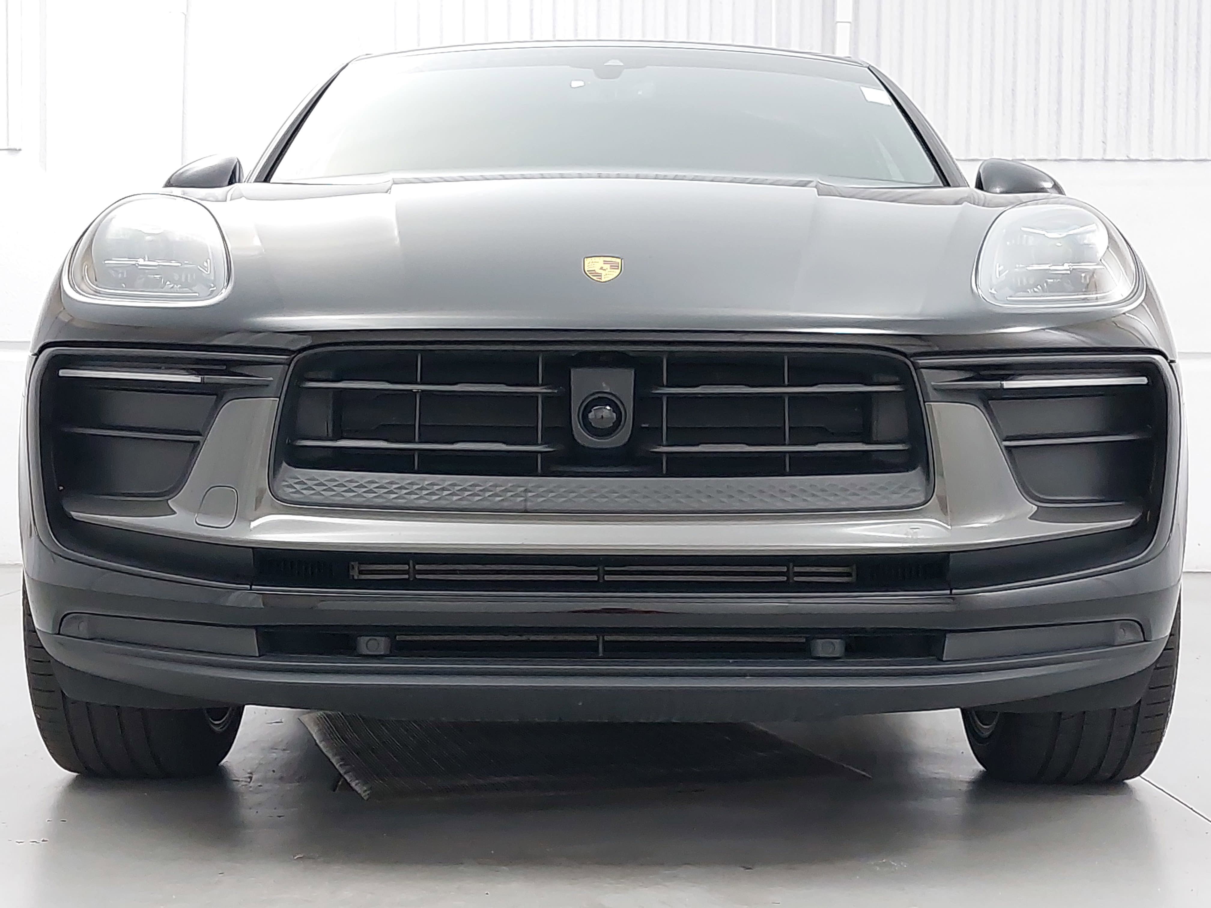 Certified 2024 Porsche Macan Turbo AWD/4WD image 10