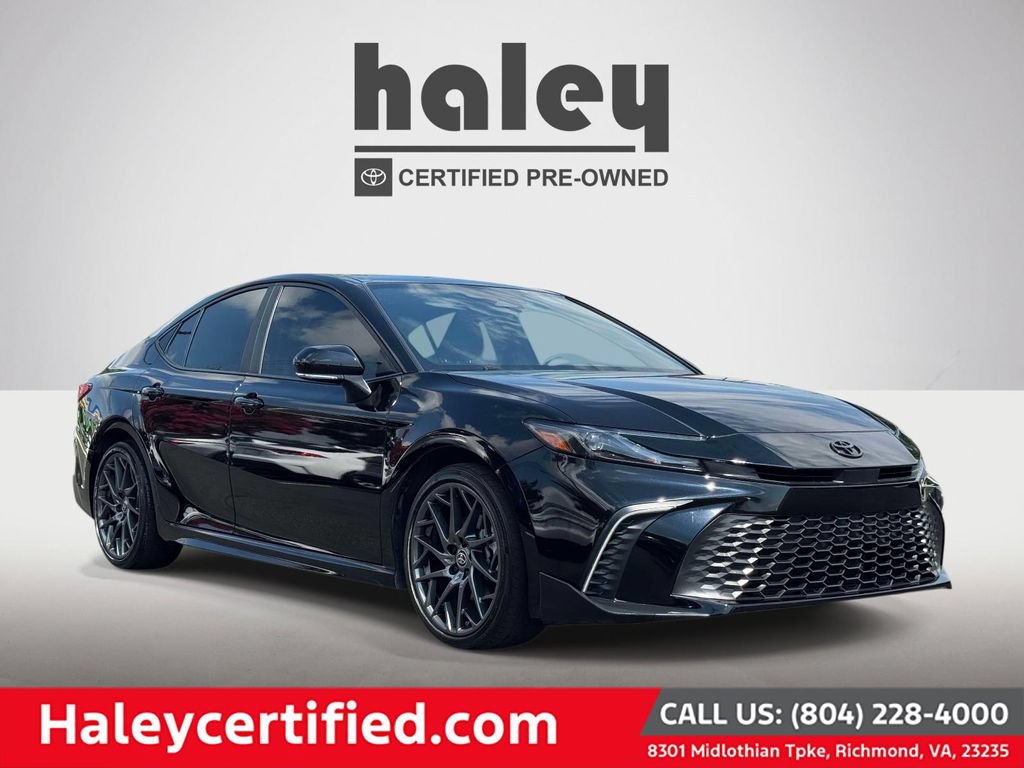 Used 2025 Toyota Camry SE FWD image 1