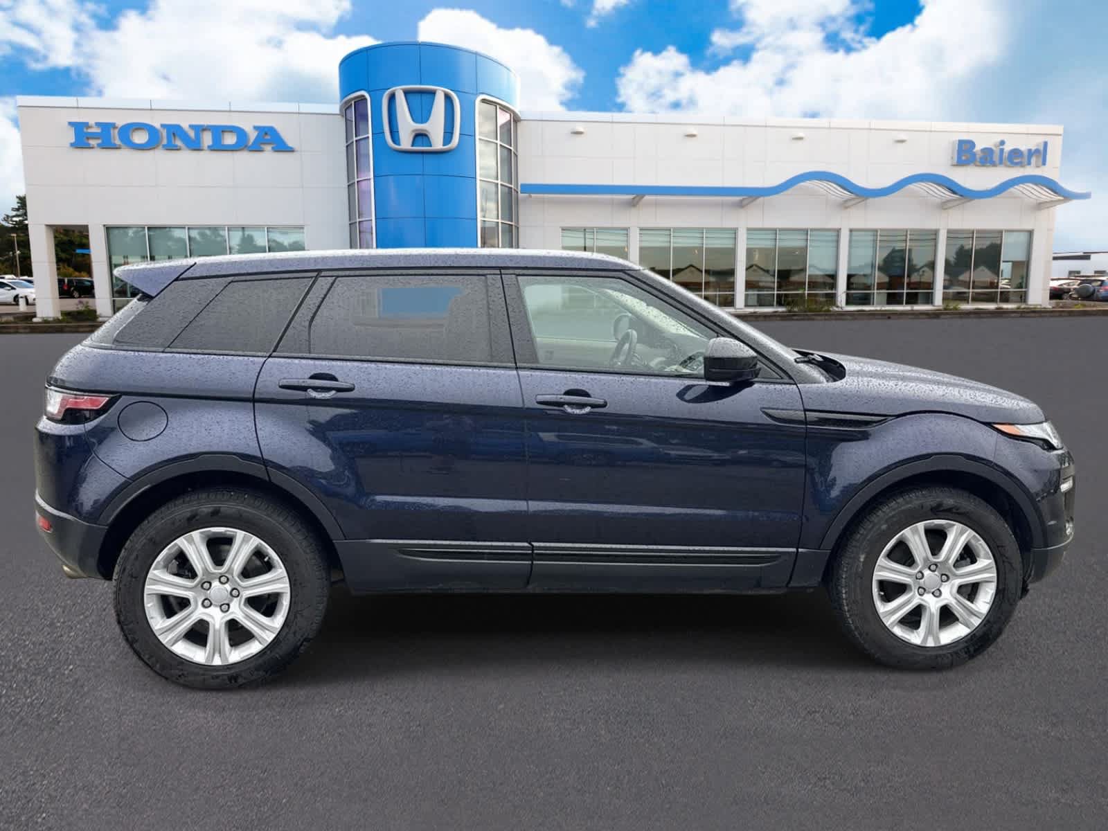 Used 2018 Land Rover Range Rover Evoque SE AWD/4WD image 6