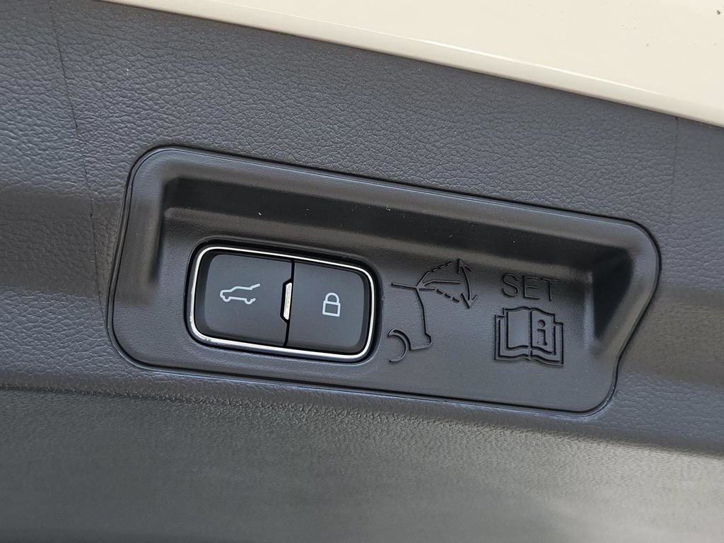New 2026 Ford Explorer Active w/ Active Comfort Package RWD image 13