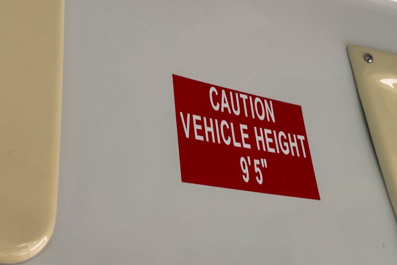 Used 2011 Ford E-350 and Econoline 350 Extended Super Duty w/ PWR Group RWD image 32