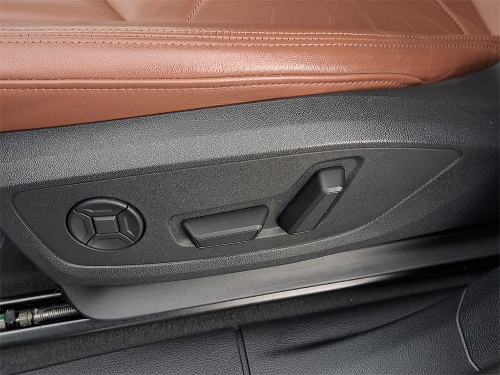 Certified 2024 Audi Q3 2.0T Premium Plus w/ Premium Plus Package image 19