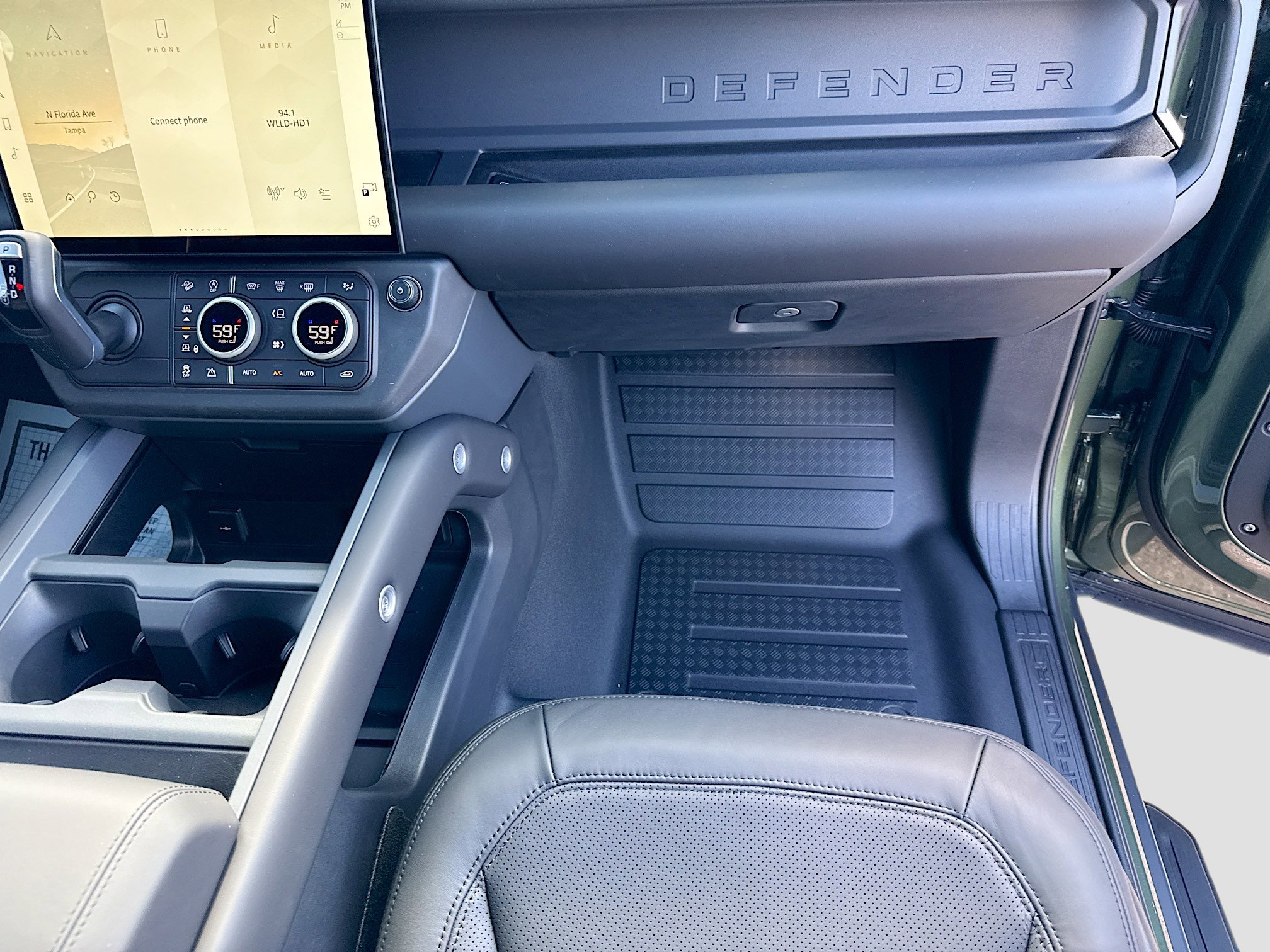 New 2026 Land Rover Defender 110 X-Dynamic SE AWD/4WD image 18