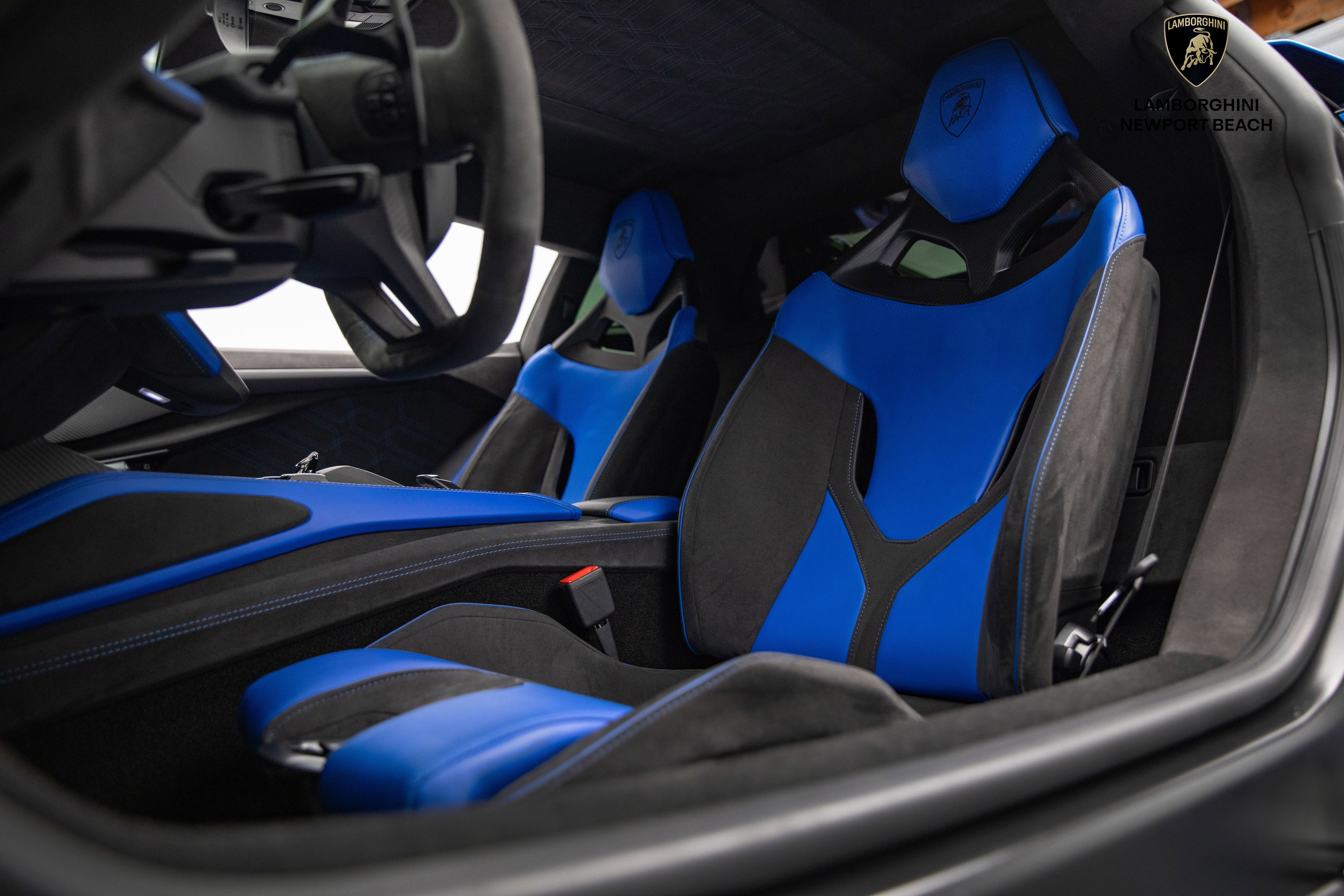 Used 2024 Lamborghini Revuelto image 35